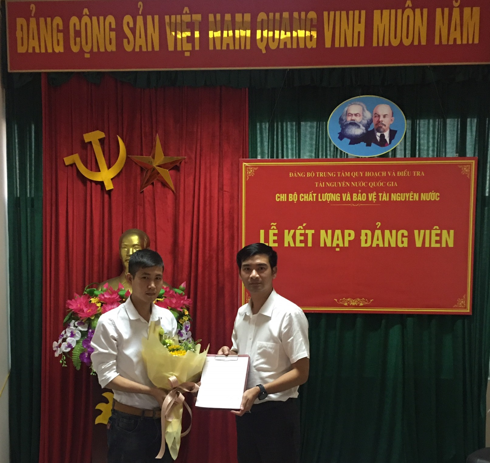 Trao Quyết định